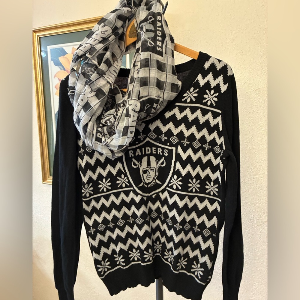 NFL Raiders Black and White Fair Isle Crewneck Sweater and Scarf